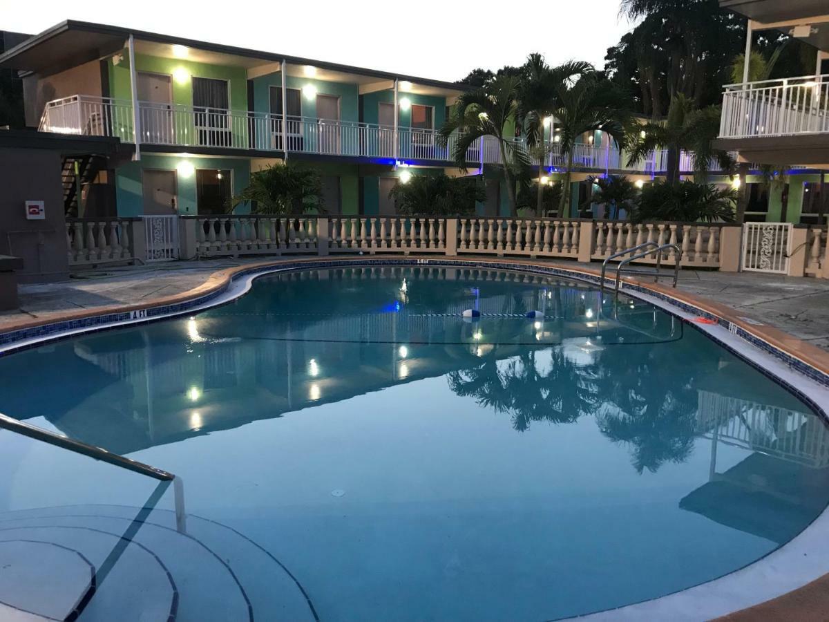 Tropical Inn & Suites, Downtown Clearwater Exteriér fotografie